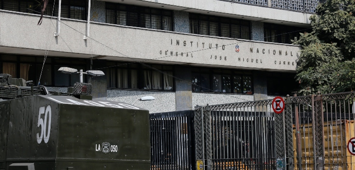 Desestiman medidas cautelares contra alumnos del IN detenidos por presunta agresión a Carabineros