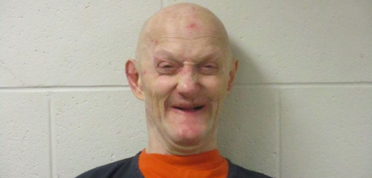 Anciano sacó a su esposa del asilo y le organizó fiesta desenfrenada: mujer falleció de sobredosis