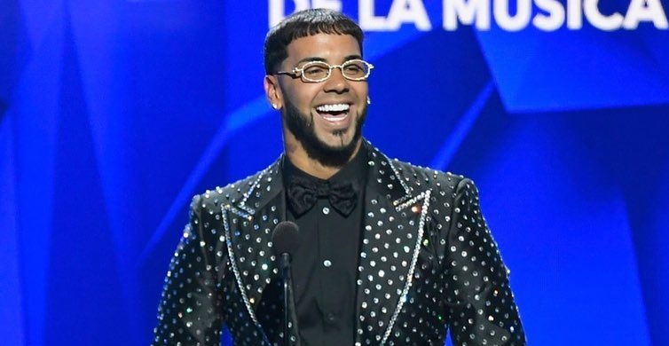 Anuel AA y su emoción por fans que llevan a sus hijos a sus shows: 