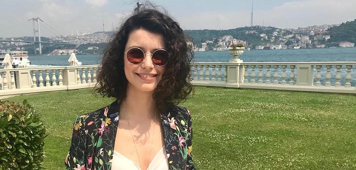 actriz de fatmagul en su infancia