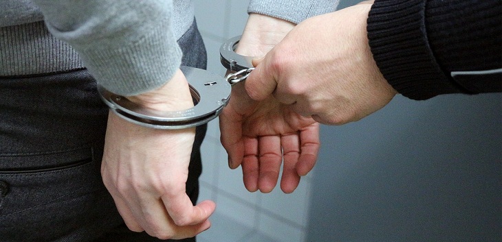 Hombre recibió la sentencia de cárcel más corta en la historia de Reino Unido: fue menos de una hora