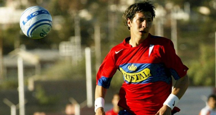 Exjugador de U. Católica Jonathan Fabbro fue condenado a 14 años de prisión por abusar de su ahijada