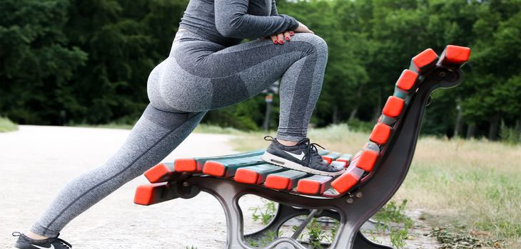 Usando una silla o un banco: los ejercicios que puedes realizar sin la necesidad de ir al gimnasio