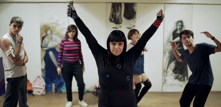 La desconocida faceta actoral de cantante del 'Gran Rojo': participa en webserie juvenil de YouTube