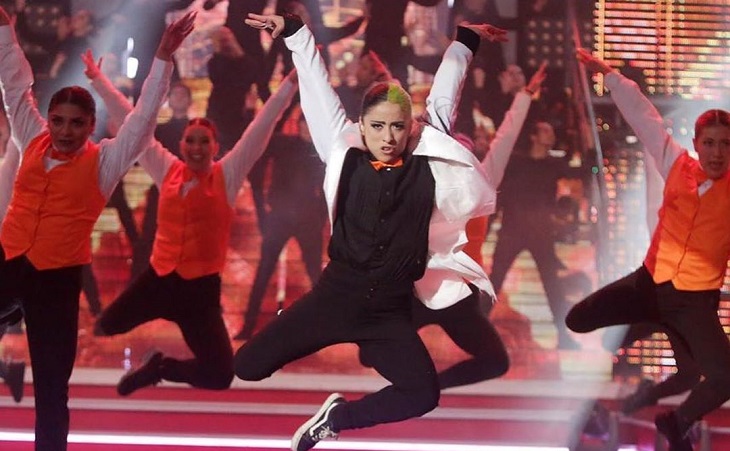 jazz torres baila en la final de rojo