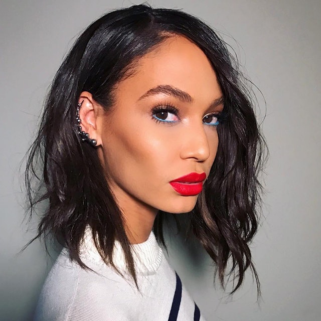 Delineado azul para ojos cafés