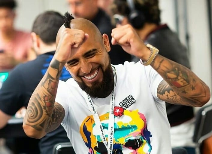 Un 'King' pero en el póker: Vidal participó en torneo de Barcelona y ganó $107 millones