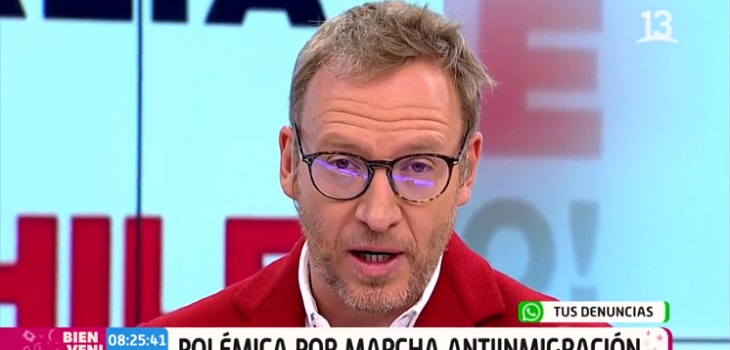 Martín Cárcamo emplazó a líder de movimiento antiinmigración en vivo: 