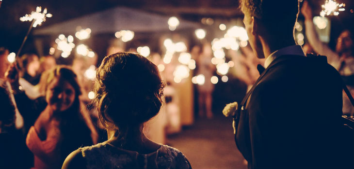 ¿Te gustan los matrimonios? Hotel organiza fiesta para comer y bailar tal como si estuvieses en uno