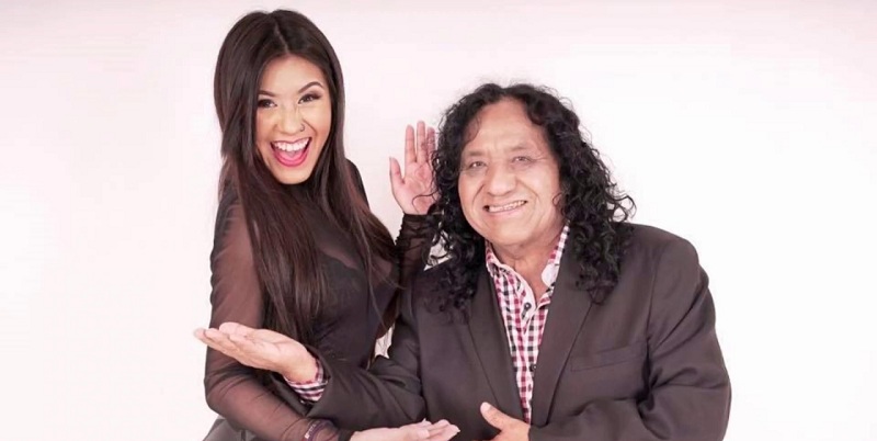 Adrián presenta a su hija Deborah