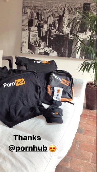 regalos de pornhub para matteo pessina