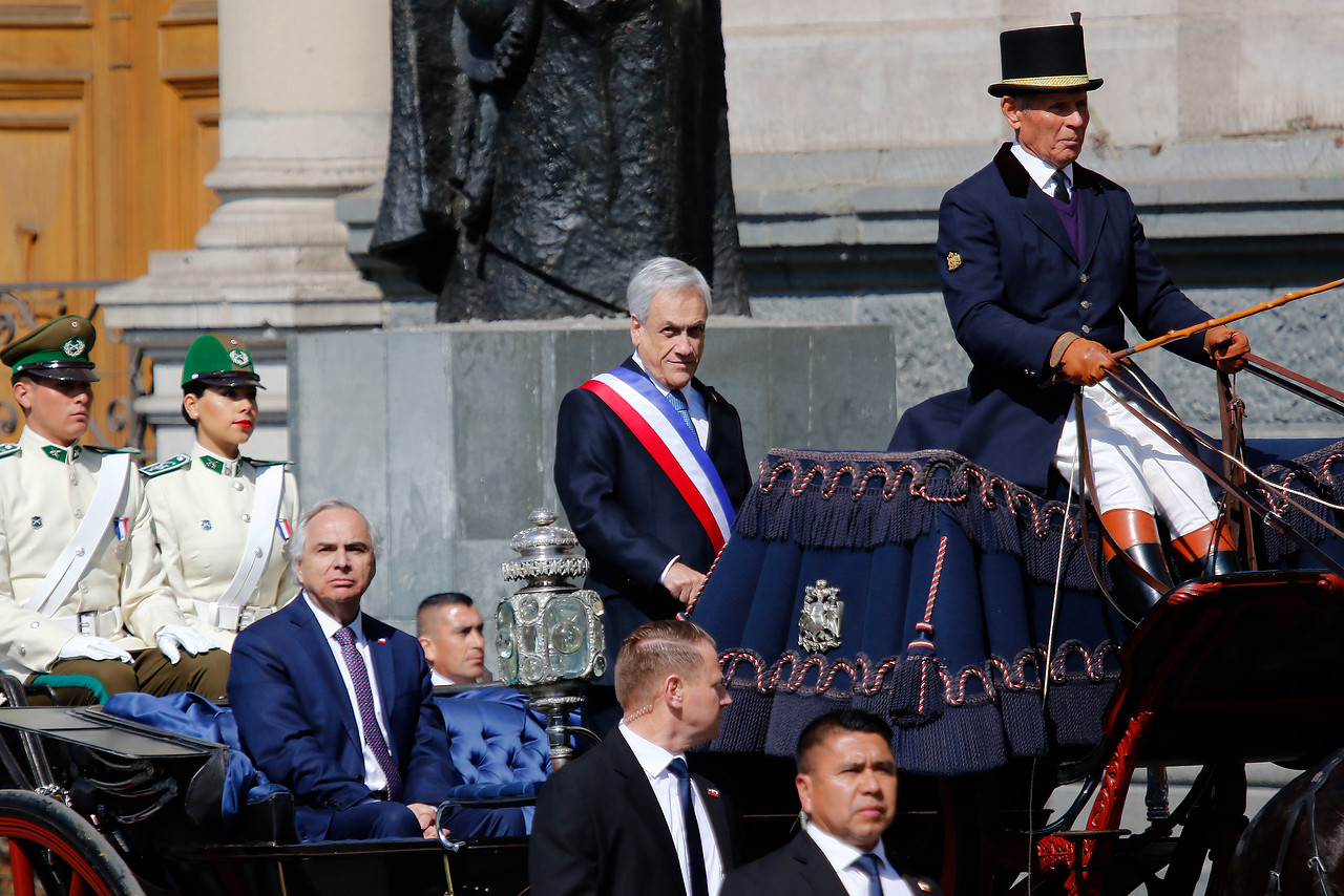 ¿Quién tuvo la culpa? Chofer de la carroza presidencial explicó por qué ocurrió el fail de Piñera