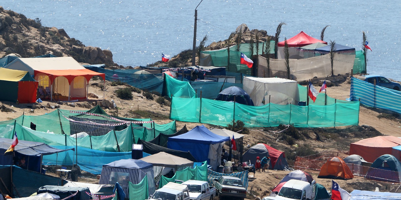 Mujer fue hallada muerta al interior de una carpa tras fiesta de La Pampilla: era comerciante