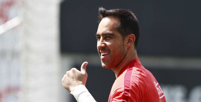 Claudio Bravo presentó su millonaria 