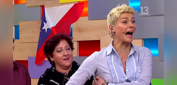 Tonka Tomicic vivió hilarante percance con su vestuario cuando intentaba bailar cueca en Bienvenidos