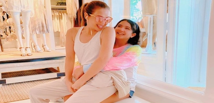 Hija de Thalía prepara réplica de vestido de su madre para sus 15 años valorado en 300 mil dólares