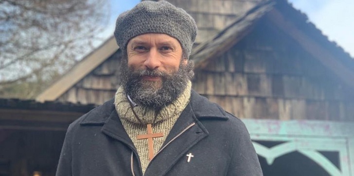 El emotivo adiós de Andrés Velasco al padre Gabriel: “Me cuesta imaginar cómo será mi vida sin él”