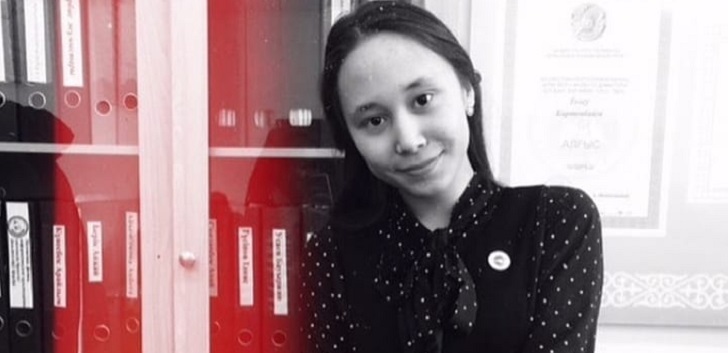 Joven murió luego de dormirse escuchando música con su celular cargando: el smartphone explotó