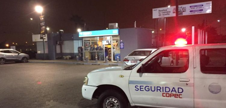 Trabajador haitiano quedó grave tras violento asalto a servicentro: fue agredido con un machete