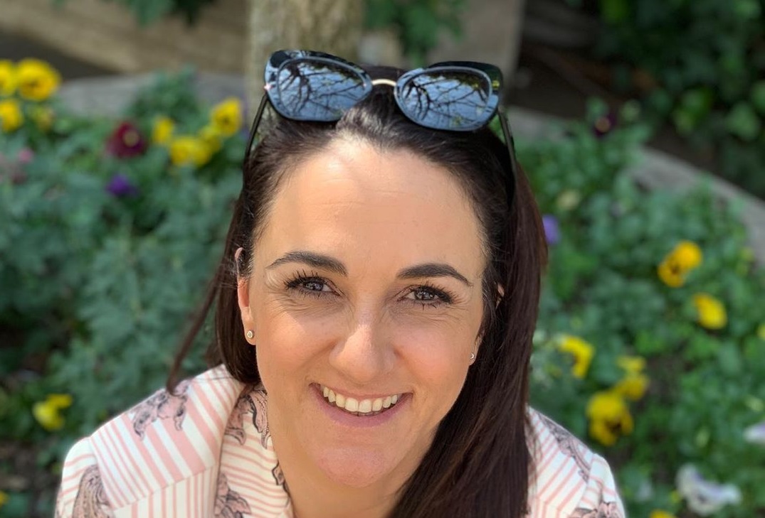 Renata Bravo fue internada de urgencia y sometida a operación: se encuentra fuera de peligro