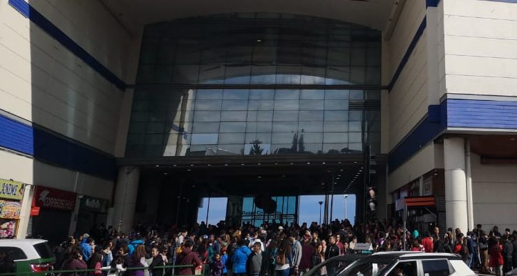 Se activaron los protocolos: mall de Puerto Montt es evacuado por falso aviso de bomba