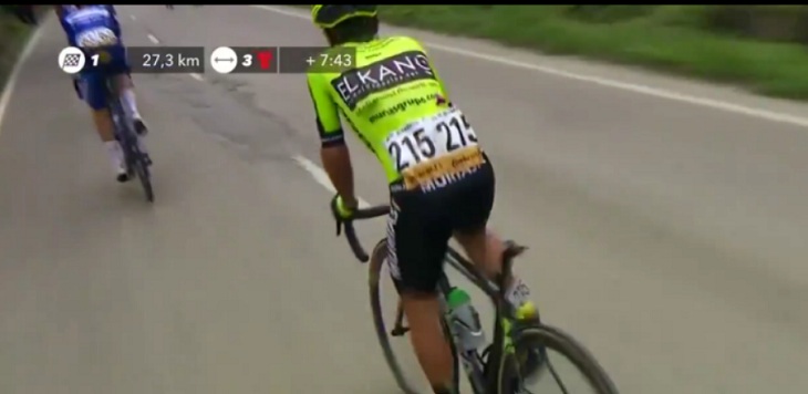 El desagradable inconveniente con el sillín que sufrió ciclista en la Vuelta a España: se hizo viral