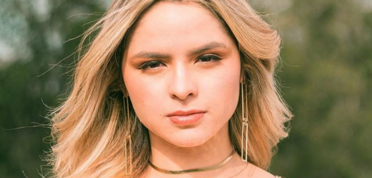 Camila Vázquez pasó de Rojo a candidata a Reina de la Patria: 