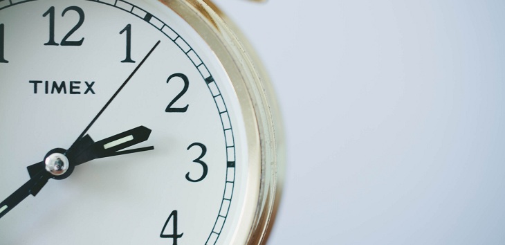 ¿Preparado para el cambio de hora? Especialistas entregan todas las claves para no sufrir desajustes