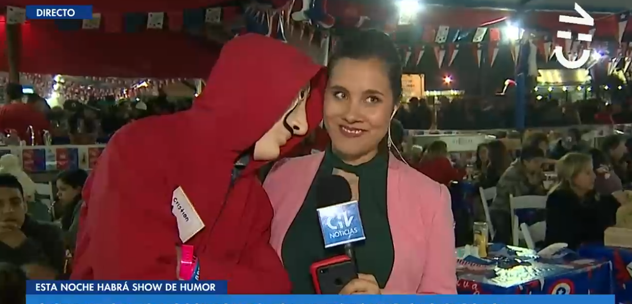 Dos veces el mismo día: periodista de CHV es acosada durante despachos de Fiestas Patrias