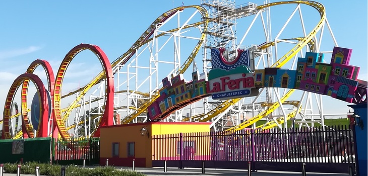 Graban accidente de una montaña rusa que dejó dos fallecidos: carro cayó desde 10 metros de altura
