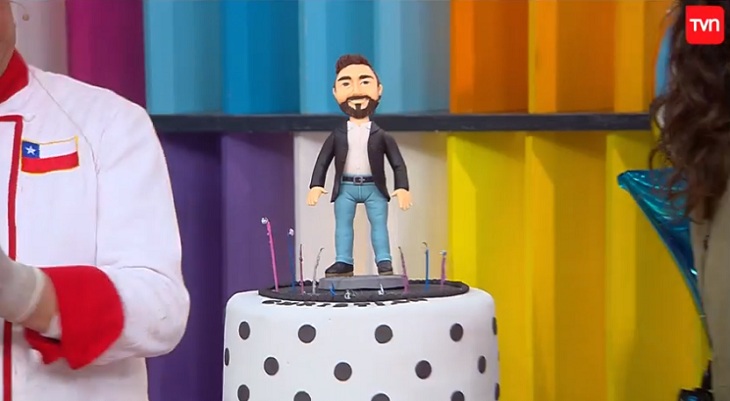 christian heren en miniatura en la torta