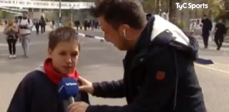 Periodista le preguntó a pequeño hincha por Maradona: su respuesta sorprendió a todos y se viralizó