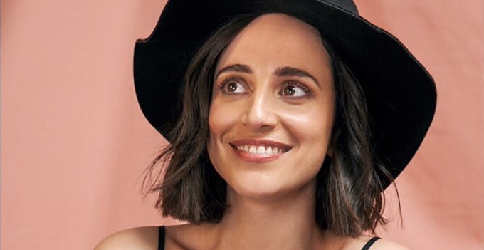 Con rulos y sacando la lengua: Camila Hirane desclasificó graciosa y tierna fotografía de su niñez