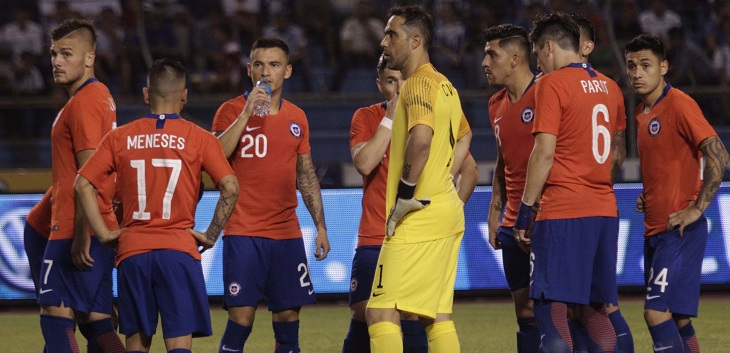 ¿No era Paulo Díaz? Aseguran que bicampeón de la 'Roja' rechazó ser capitán frente a Honduras