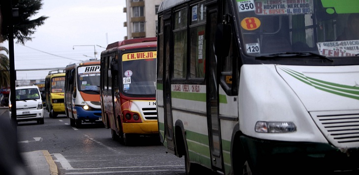 De chofer a héroe: conductor de locomoción colectiva salvó la vida a joven con epilepsia en Chillán