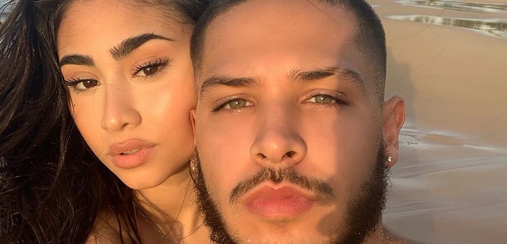 Las envidiables vacaciones de Paloma Mami y su pololo Roa: disfrutan románticos días en Pichilemu