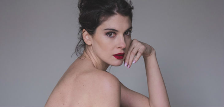 Protagonista de Gemelas se destapa: Paloma Moreno protagonizó sensual sesión de fotos