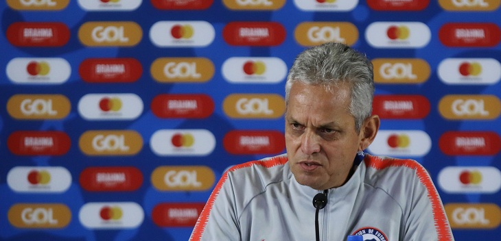 Un molesto Reinaldo Rueda desmintió indisciplina de la 'Roja': 