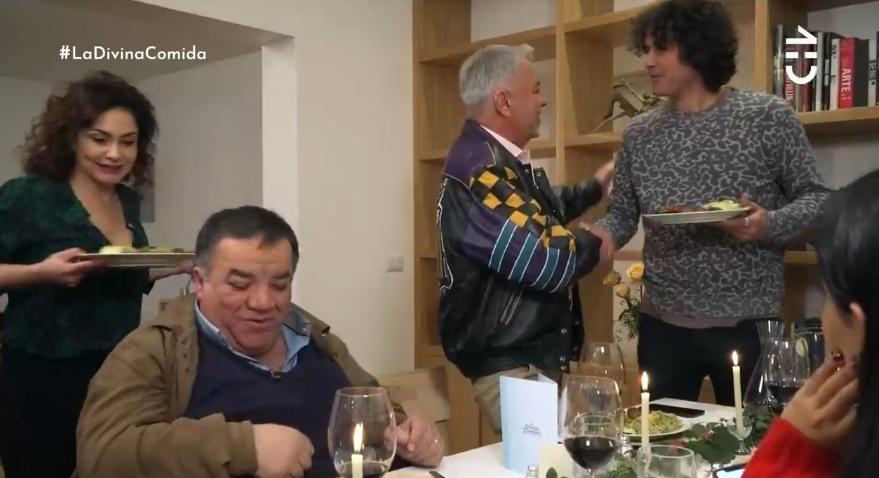 Tamara Acosta se ganó ovación del público en su paso por La Divina Comida