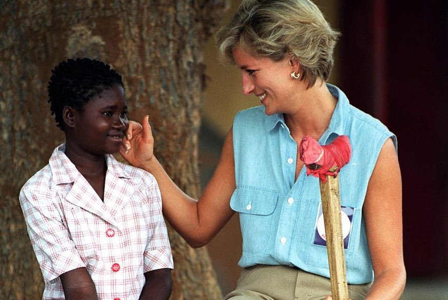 Harry conoció a la misma niña que Lady Di en 1997 y le contó conmovedor secreto de la princesa