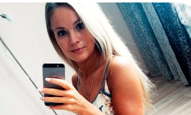 Joven murió electrocutada luego de que dejara su celular cargando y éste se cayera en la tina