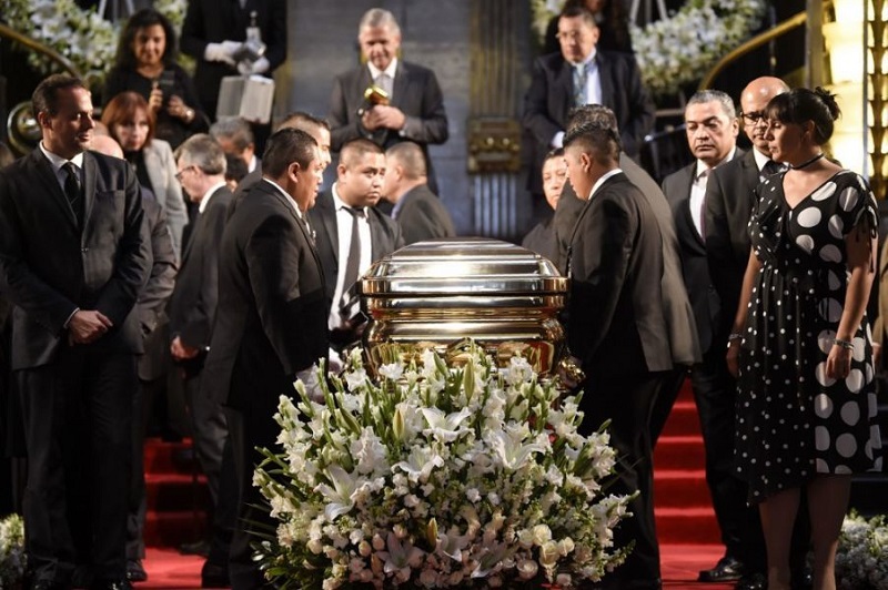 ¿Lo notaste? Lujoso féretro de José José es el mismo de Michael Jackson