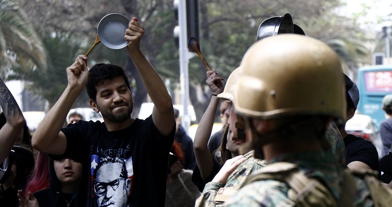 ¿No quieres estropear tus ollas? Crean página web que se manifestará por ti en los cacerolazos