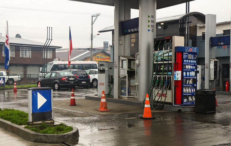 Revisa qué bencineras están disponibles en las zonas decretadas en Estado de Emergencia