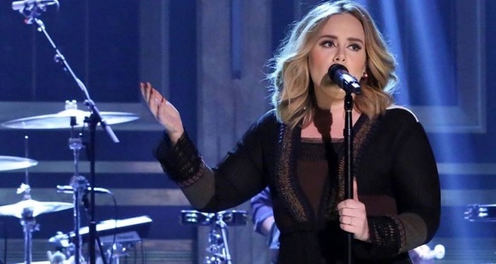 Adele enseñó renovado aspecto en fiesta de cumpleaños de Drake: ha bajado más de 20 kilos