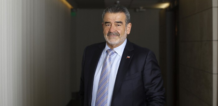 Superaron a Luksic: las otras empresas que subirán sus sueldos tras estallido social en Chile