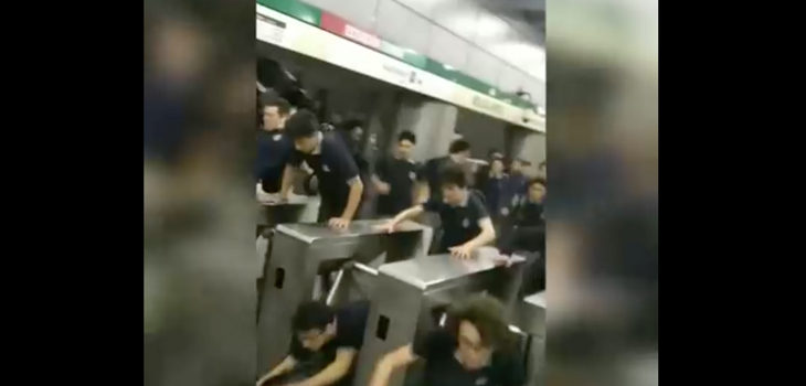 Alumnos del Instituto Nacional protagonizaron evasión masiva en el Metro: se anunciaron medidas