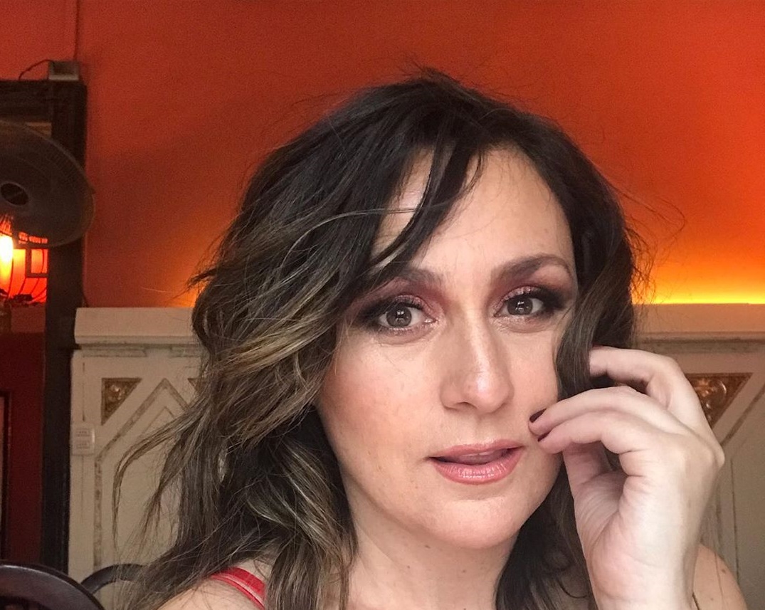 Carola Paulsen posó desnuda para la Revista Viernes: mostró la huella que le dejó el cáncer de mama