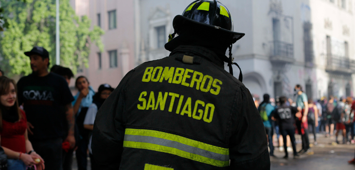 Video muestra cómo manifestantes abrieron paso y aplaudieron a Bomberos tras emergencia