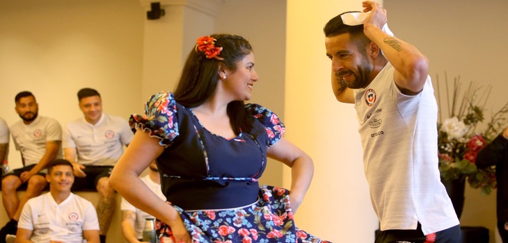 Con un pañuelo y zapateo: Mauricio 